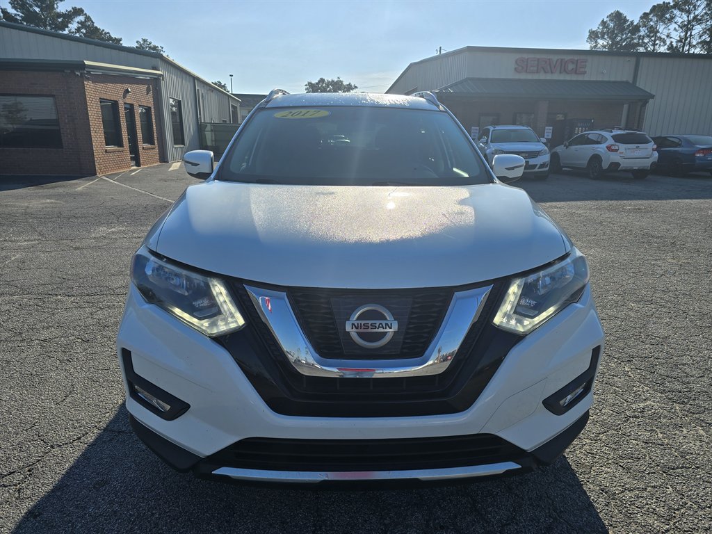 2017 Nissan Rogue SV's photo