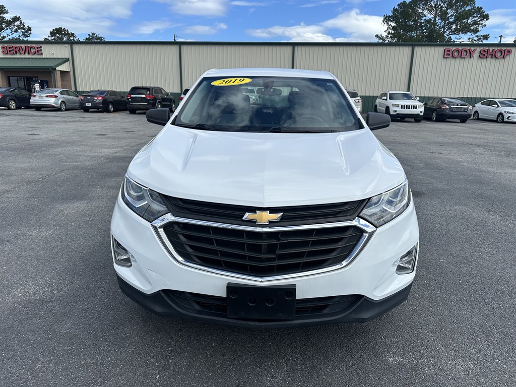 2019 Chevrolet Equinox LS's photo