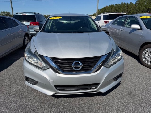 2017 Nissan Altima SL's photo