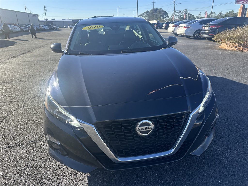 2019 Nissan Altima SL's photo