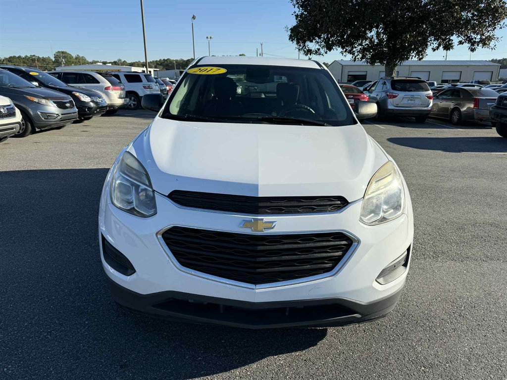 2017 Chevrolet Equinox LS's photo