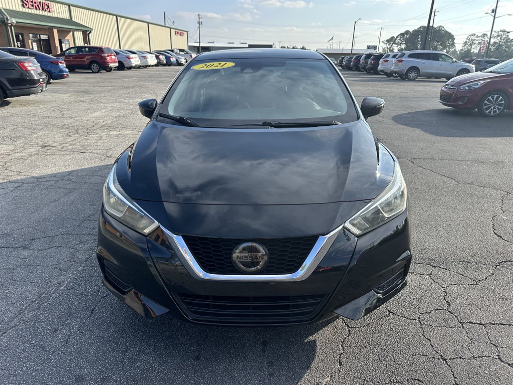 2021 Nissan Versa Sedan SV's photo