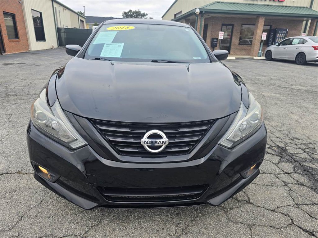 2018 Nissan Altima SR's photo