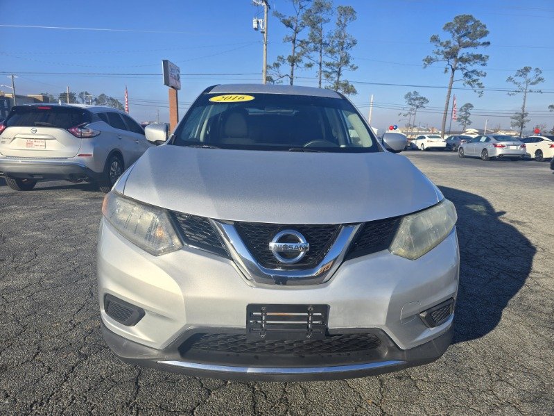 2016 Nissan Rogue S's photo