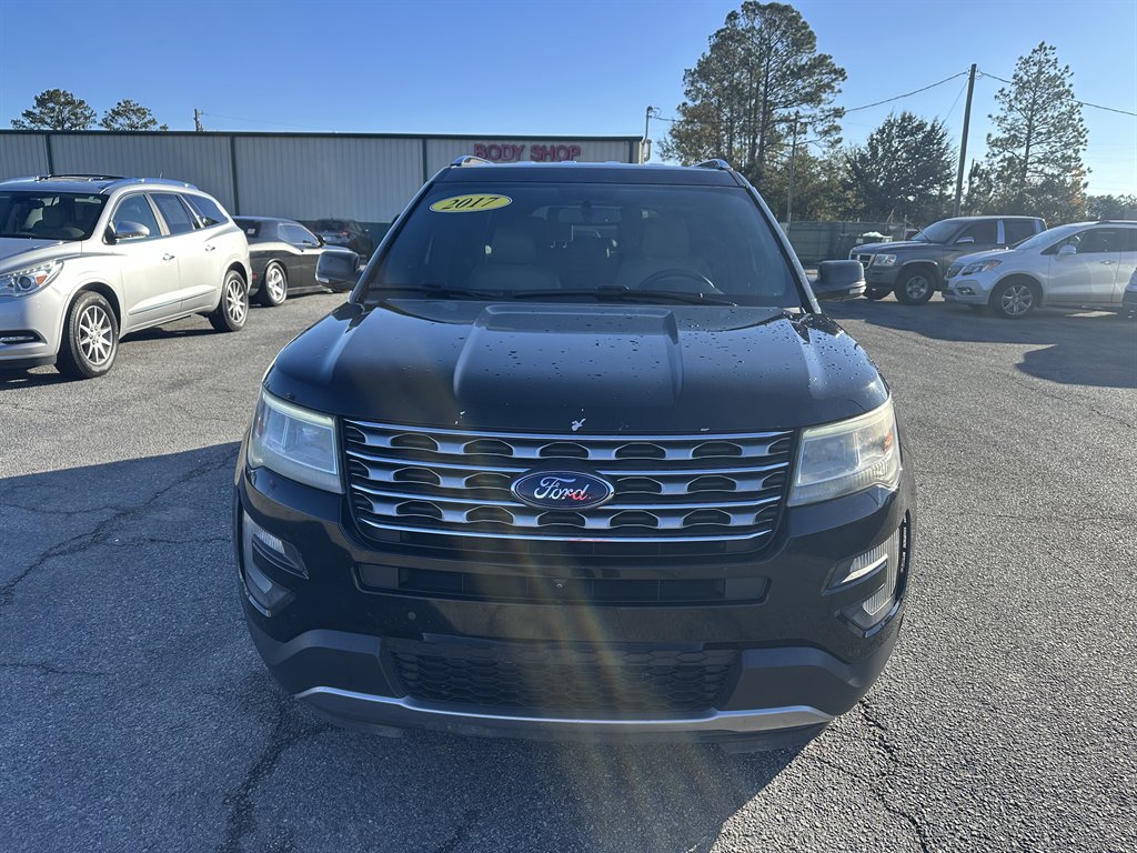 2017 Ford Explorer Limited's photo