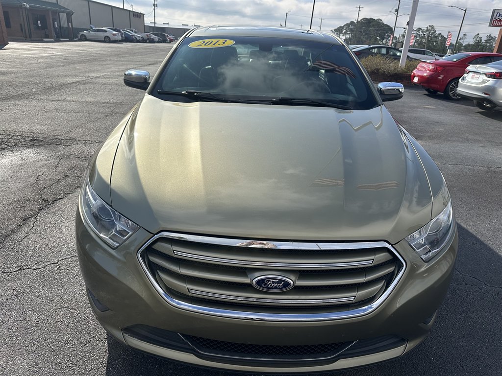 2013 Ford Taurus Limited's photo