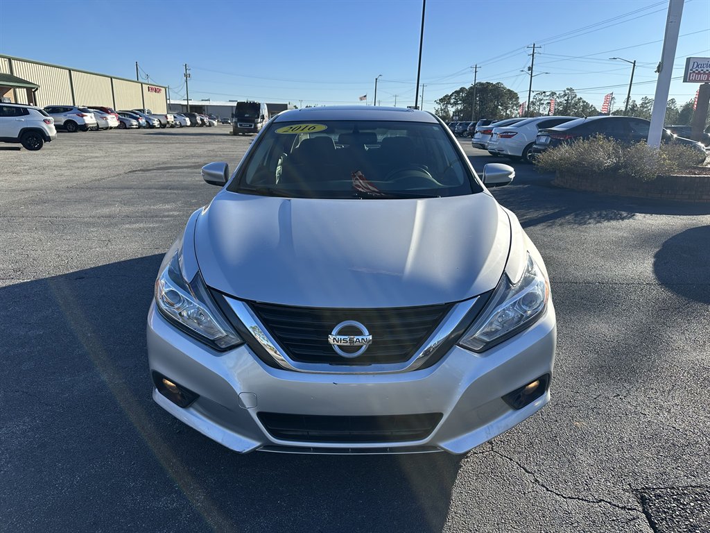 2016 Nissan Altima SV's photo