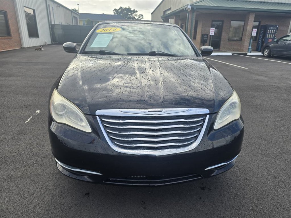 2014 Chrysler 200 Touring Convertible's photo