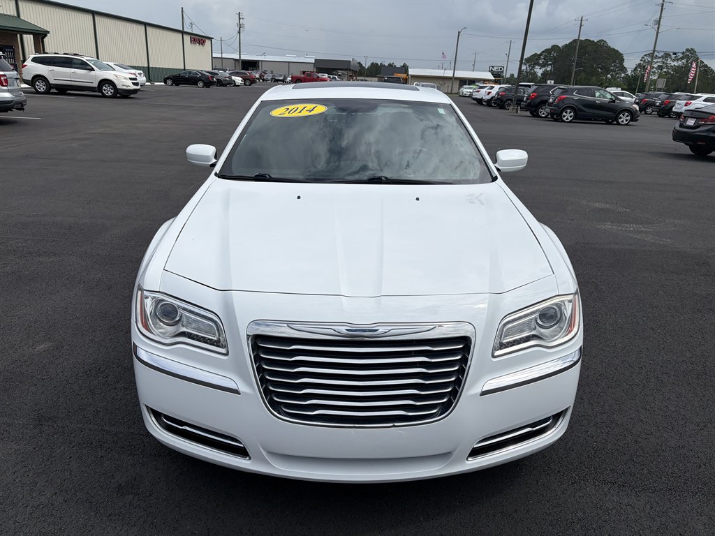 2014 Chrysler 300's photo