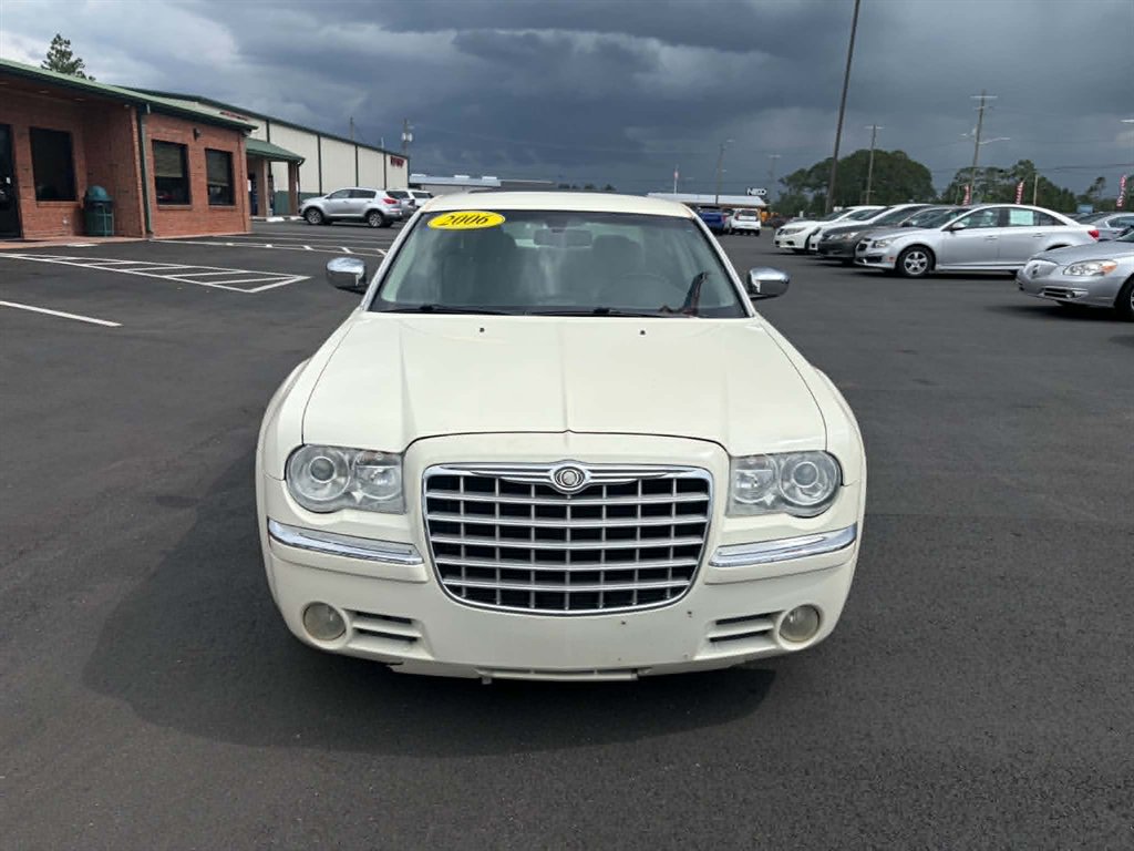 2006 Chrysler 300 C's photo