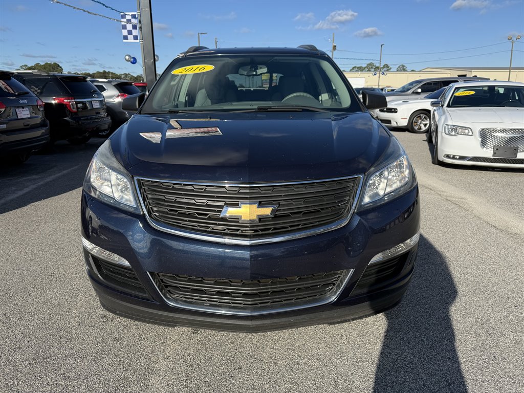2016 Chevrolet Traverse LS's photo