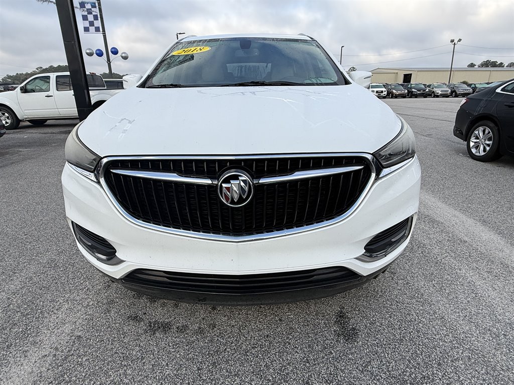 2018 Buick Enclave Essence's photo