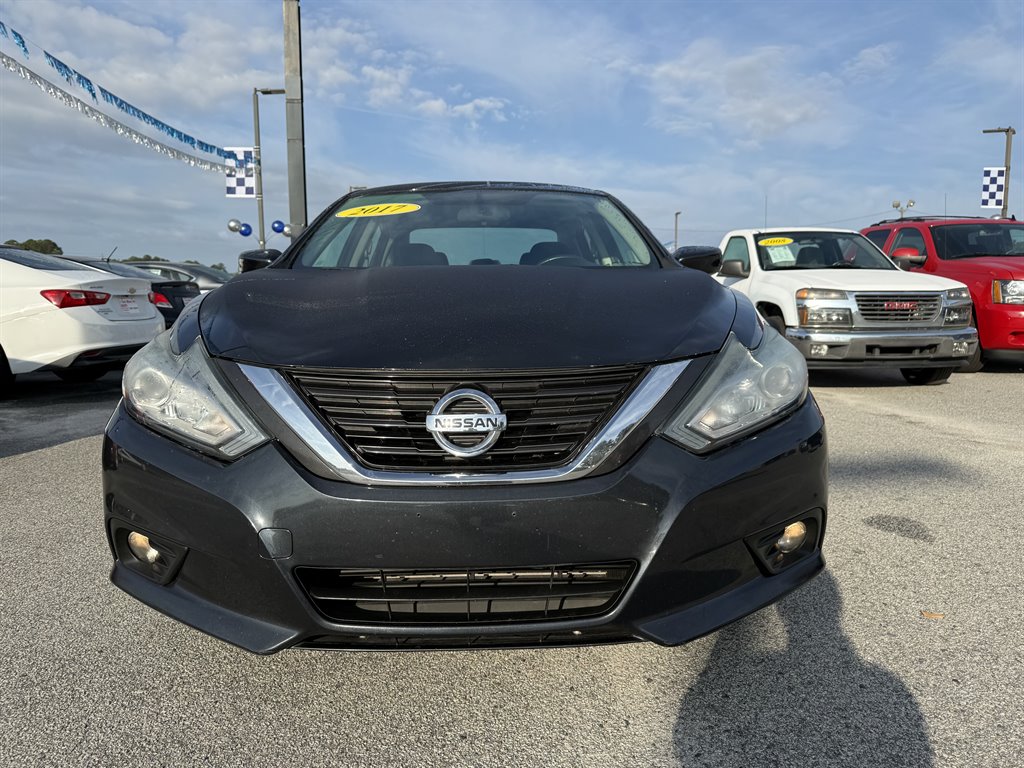 2017 Nissan Altima SV's photo