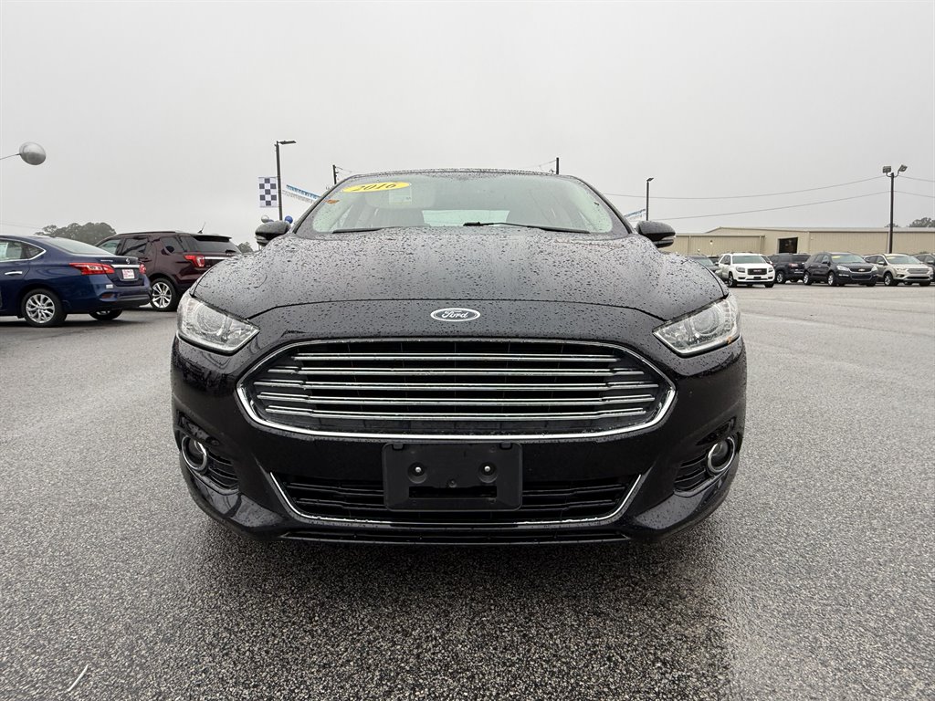 2016 Ford Fusion Titanium's photo