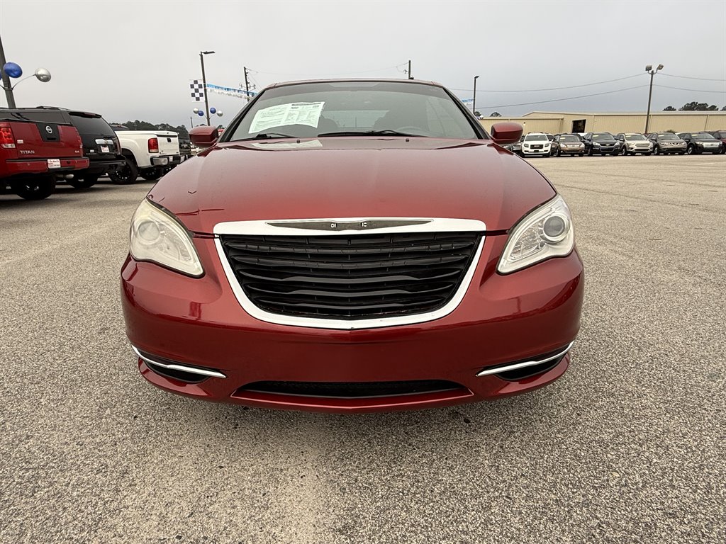 2013 Chrysler 200 Touring's photo