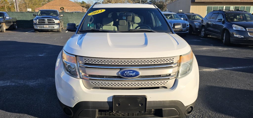 Ford Explorer's photo