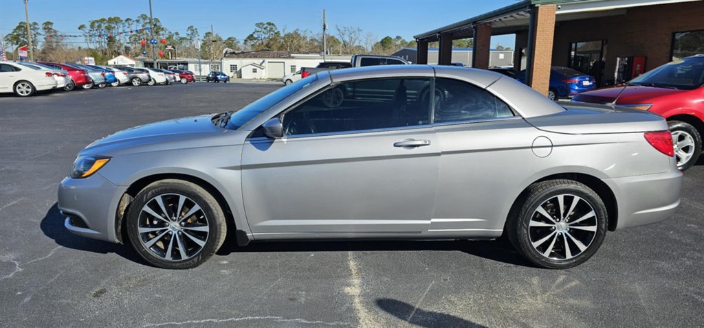 2014 Chrysler 200 S photo 4