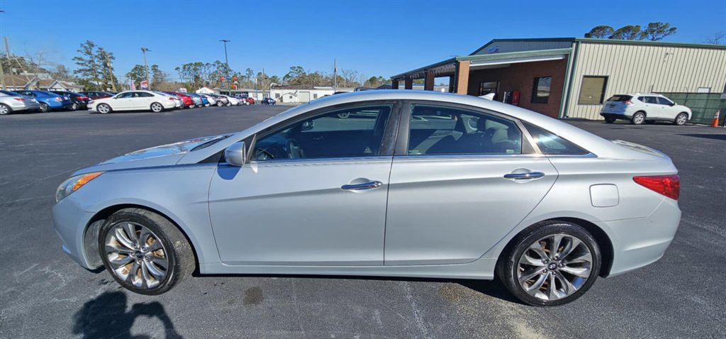 2011 Hyundai Sonata SE photo 4