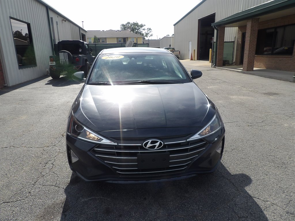 2020 Hyundai Elantra SEL's photo