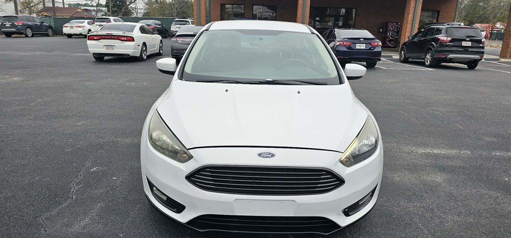 2018 Ford Focus SE's photo