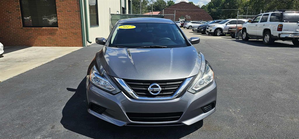 2017 Nissan Altima S's photo
