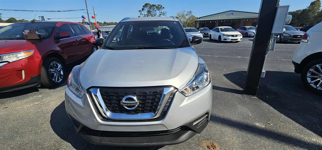2018 Nissan Kicks S's photo