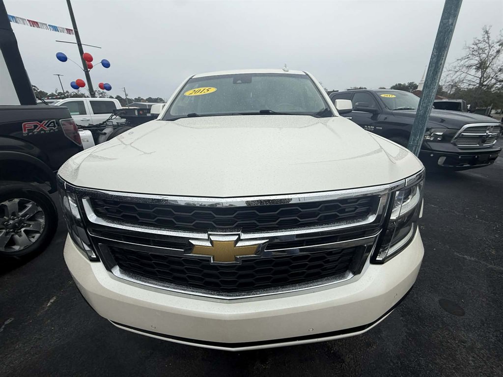 2015 Chevrolet Suburban LT's photo