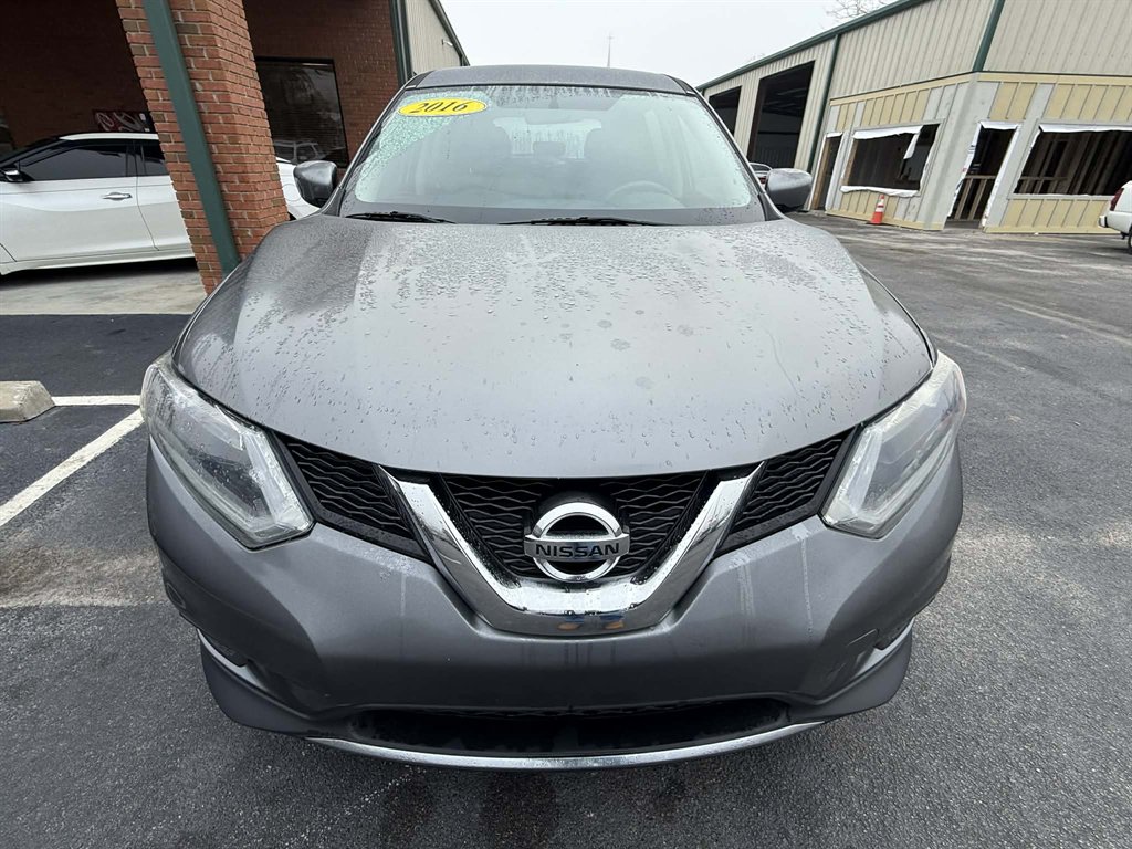 2016 Nissan Rogue S's photo