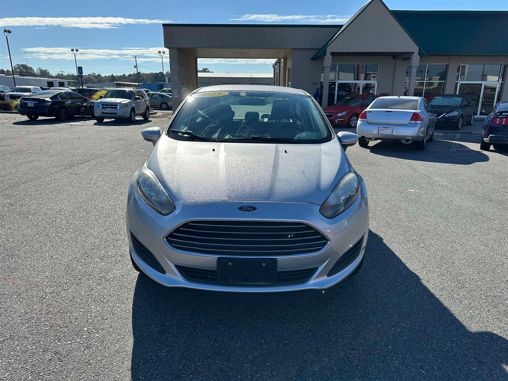 2015 Ford Fiesta S's photo