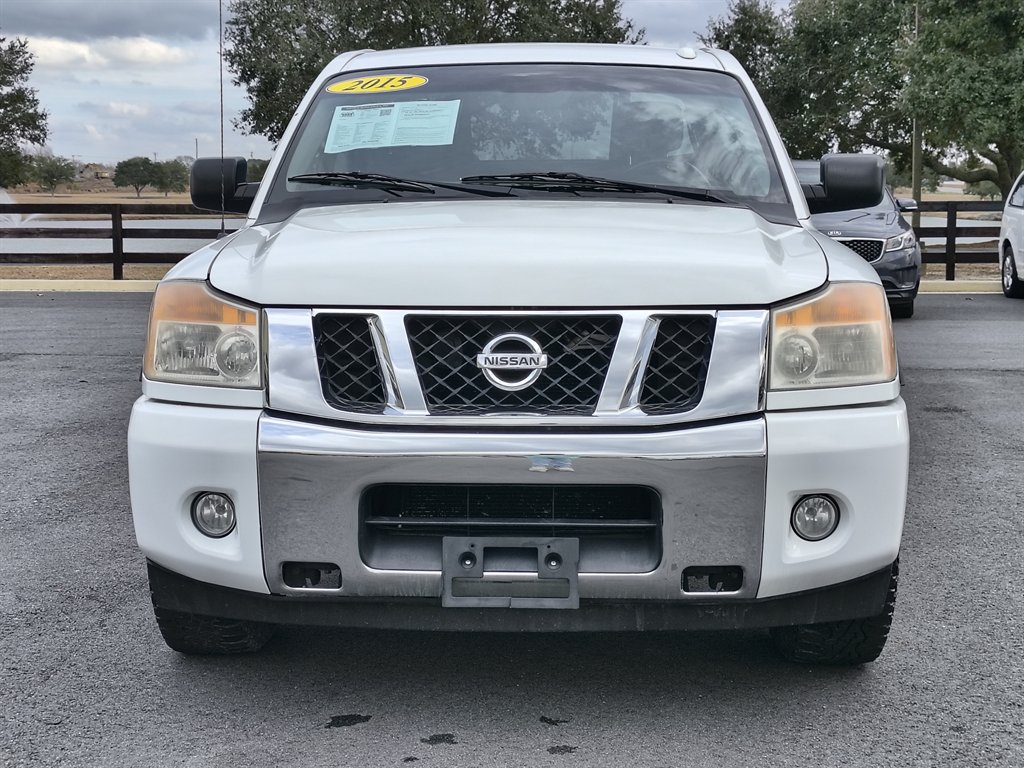 2015 Nissan Titan SV's photo