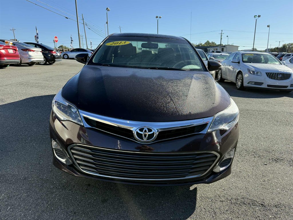 2013 Toyota Avalon Limited's photo