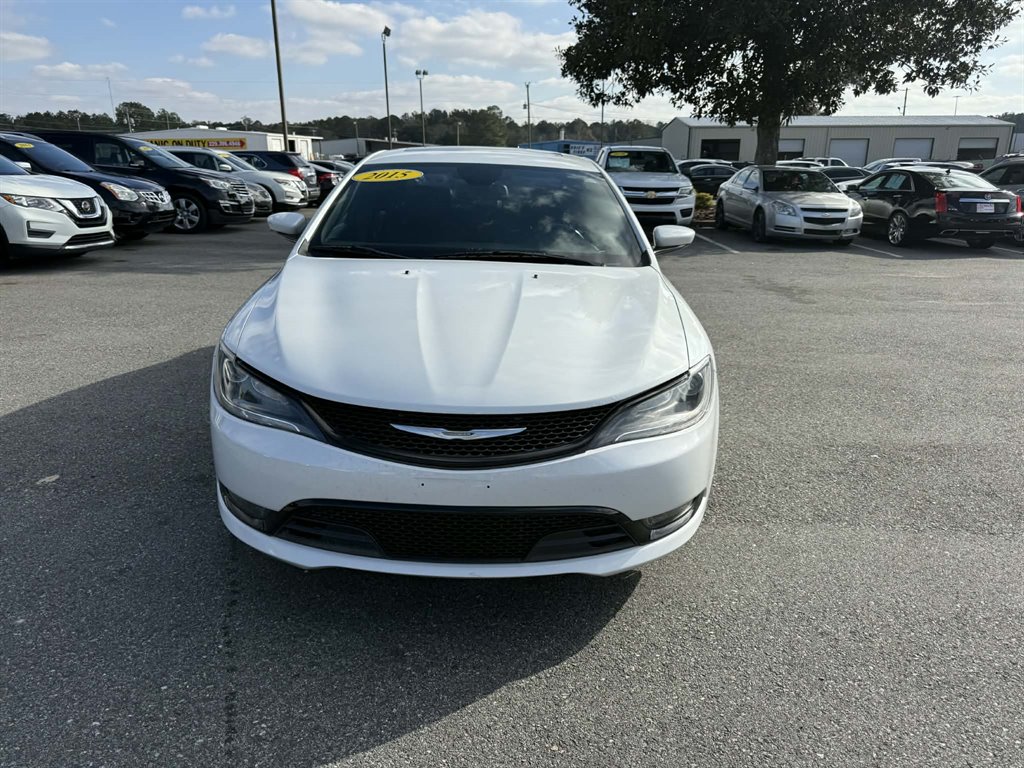 2015 Chrysler 200 S's photo