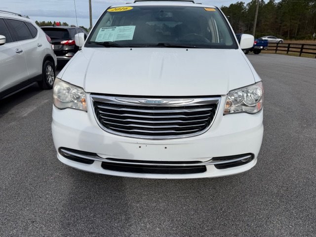 2016 Chrysler Town & Country Touring's photo