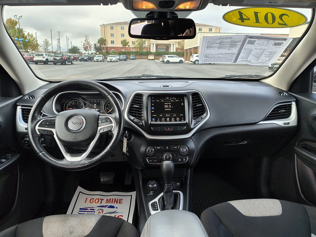 2014 Jeep Cherokee Latitude photo 5