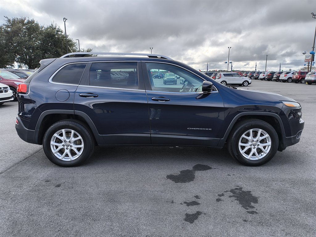 2014 Jeep Cherokee Latitude photo 2