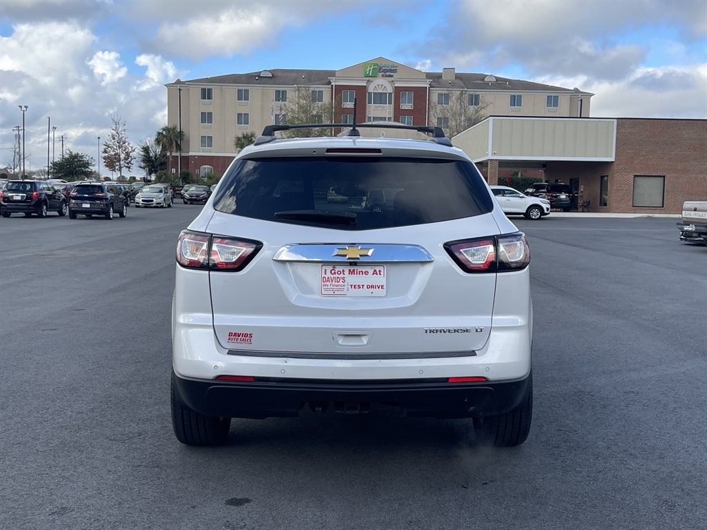 2016 Chevrolet Traverse 1LT photo 6