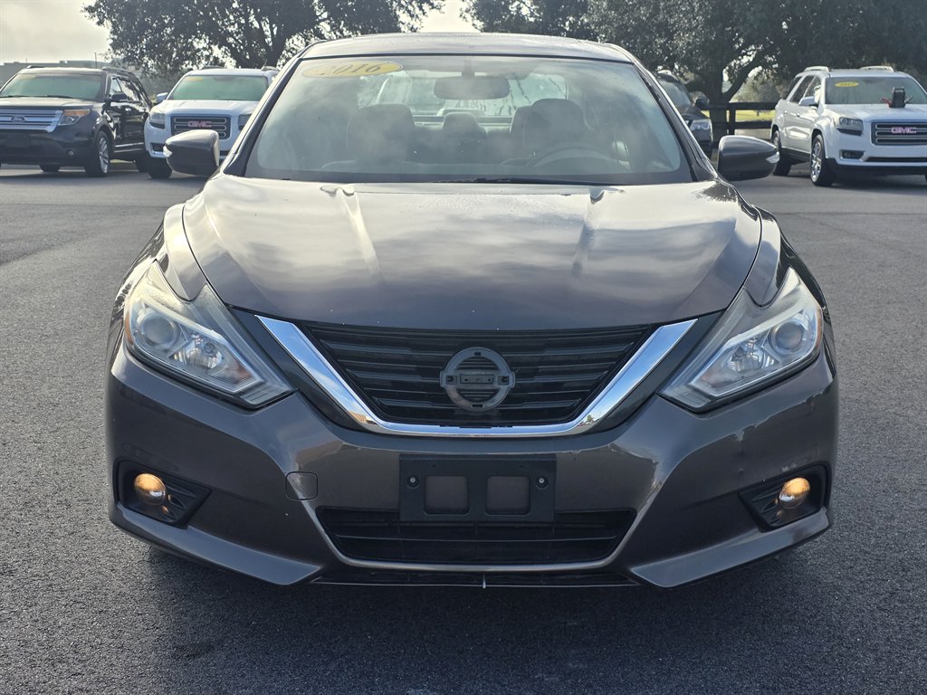 2016 Nissan Altima SV's photo