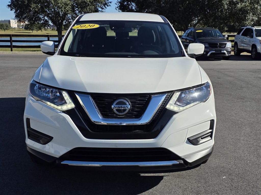 2020 Nissan Rogue S's photo