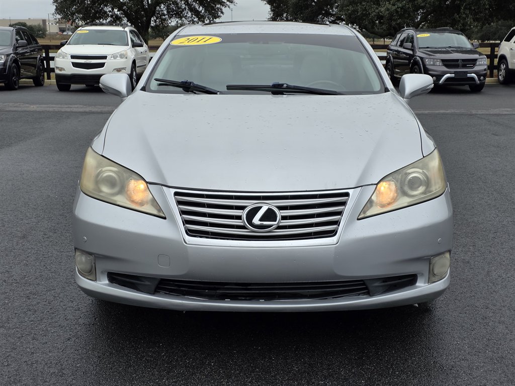 2011 Lexus ES 350's photo