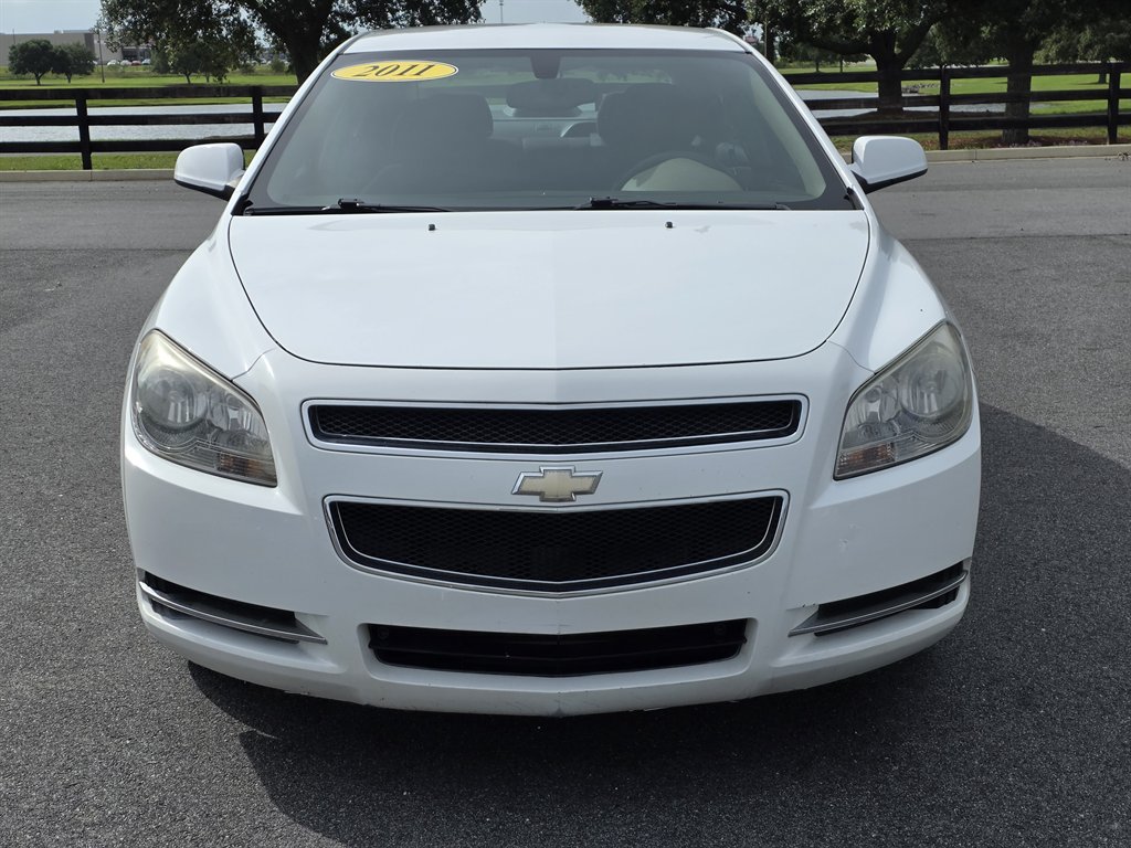 2011 Chevrolet Malibu's photo